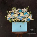 فلاور بگ SL119 شامل رز، مخلصه و ورونیکا – ابعاد ارتفاع ۳۰ عرض ۳۰ سانتی‌متر – گل فروشی لونا فلاور کرج