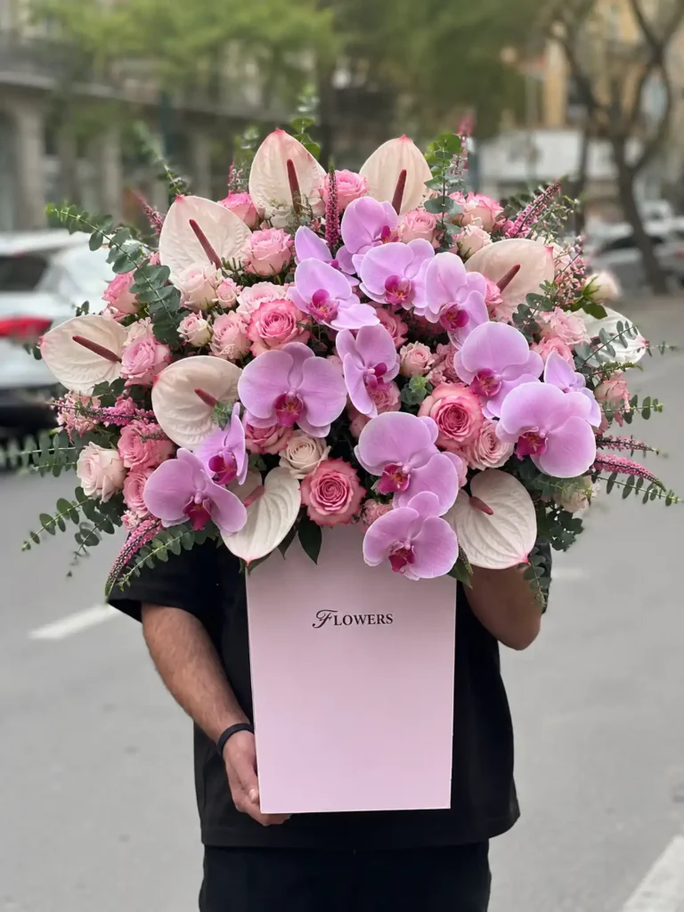 تصویر باکس گل ارکیده برای سالگرد ازدواج گلفروشی لونافلاور کرج