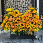 باکس گل آفتابگردان BL135 با رز مینیاتوری و داودی - لونا فلاور کرج