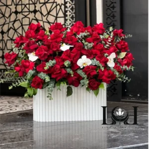 باکس گل طبیعی رز و ارکیده BL183 با ۵۰ شاخه رز قرمز و ارکیده - گل فروشی لاکچری لونا فلاور کرج