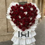 دسته گل طبیعی ایستاده رز و ارکیده DL188 با صد شاخه رز، رز مینیاتوری، عروس و ارکیده - گل فروشی لاکچری لونا فلاور کرج