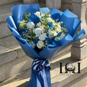دسته گل رز و ارکیده DL163 با ترکیب رز، ارکیده، آنتوریوم و عروس - گل فروشی لاکچری لونا فلاور کرج