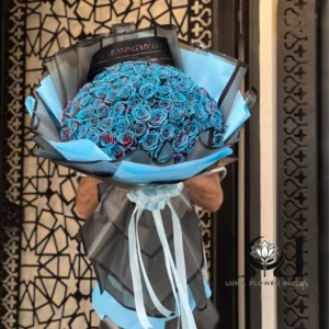 دسته گل طبیعی رز شاین آبی DL173 با ۸۰ شاخه رز شاین آبی براق - گل فروشی لاکچری لونا فلاور کرج