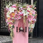 باکس گل طبیعی لیلیوم BL198 با لیلیوم، رز، رز مینیاتوری، ورونیکا و اوکالیپتوس - گل فروشی لاکچری لونا فلاور کرج