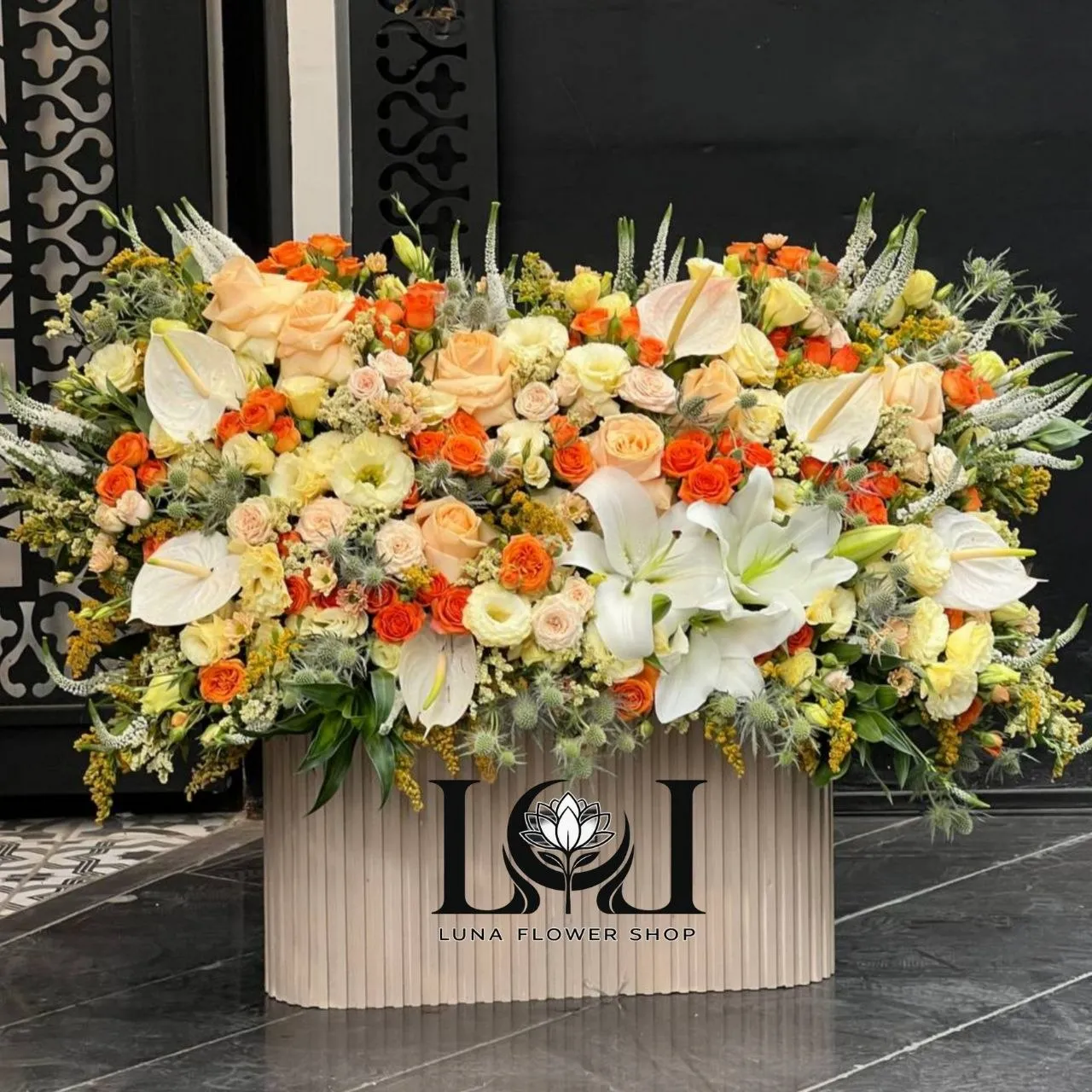 باکس گل طبیعی لیلیوم و آنتوریوم BL199 لونا فلاور کرج باکس گل طبیعی لیلیوم و آنتوریوم BL199 با لیلیوم، آنتوریوم، رز و رز مینیاتوری - گل فروشی لاکچری لونا فلاور کرج
