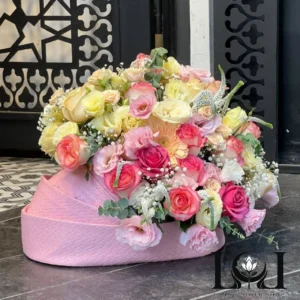 باکس گل طبیعی نوزاد BL197 با رز، لیسینتوس، عروس و ورونیکا - گل فروشی لاکچری لونا فلاور کرج