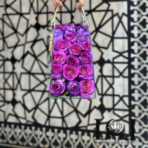 نمای نزدیک از رز بنفش در بگ گل SL125 - لونا فلاور