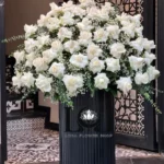 باکس گل ترحیم رز سفید ۶۰ شاخه BL233 - گل فروشی لاکچری لونا فلاور کرج