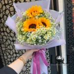 دسته گل طبیعی آفتابگردان DL209 با آفتابگردان و بابونه - گل فروشی لاکچری لونا فلاور کرج