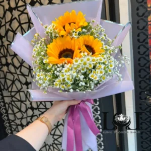 دسته گل طبیعی آفتابگردان DL209 با آفتابگردان و بابونه - گل فروشی لاکچری لونا فلاور کرج