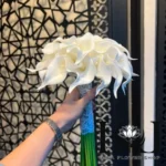 دسته گل عروس شیپوری DL214 با سی شاخه شیپوری - گل فروشی لاکچری لونا فلاور کرج